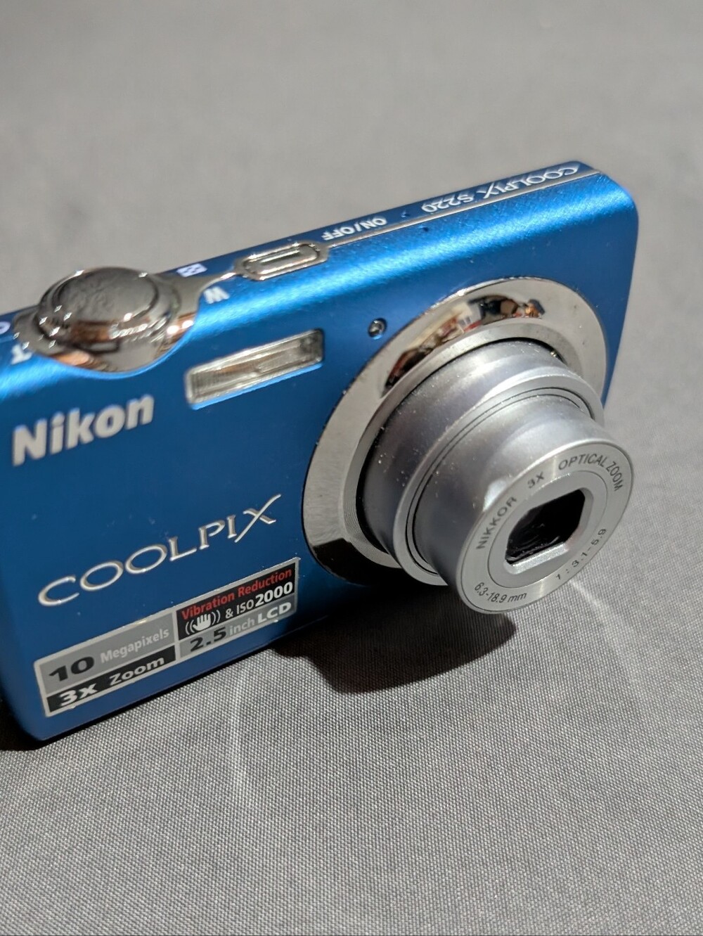Nikon Coolpix Digital Camera S220 Tested and Works 10 MP